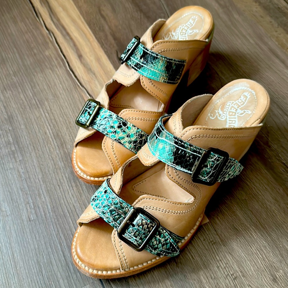 Freebird by Steven Caprice sandals, size 8, never worn!
